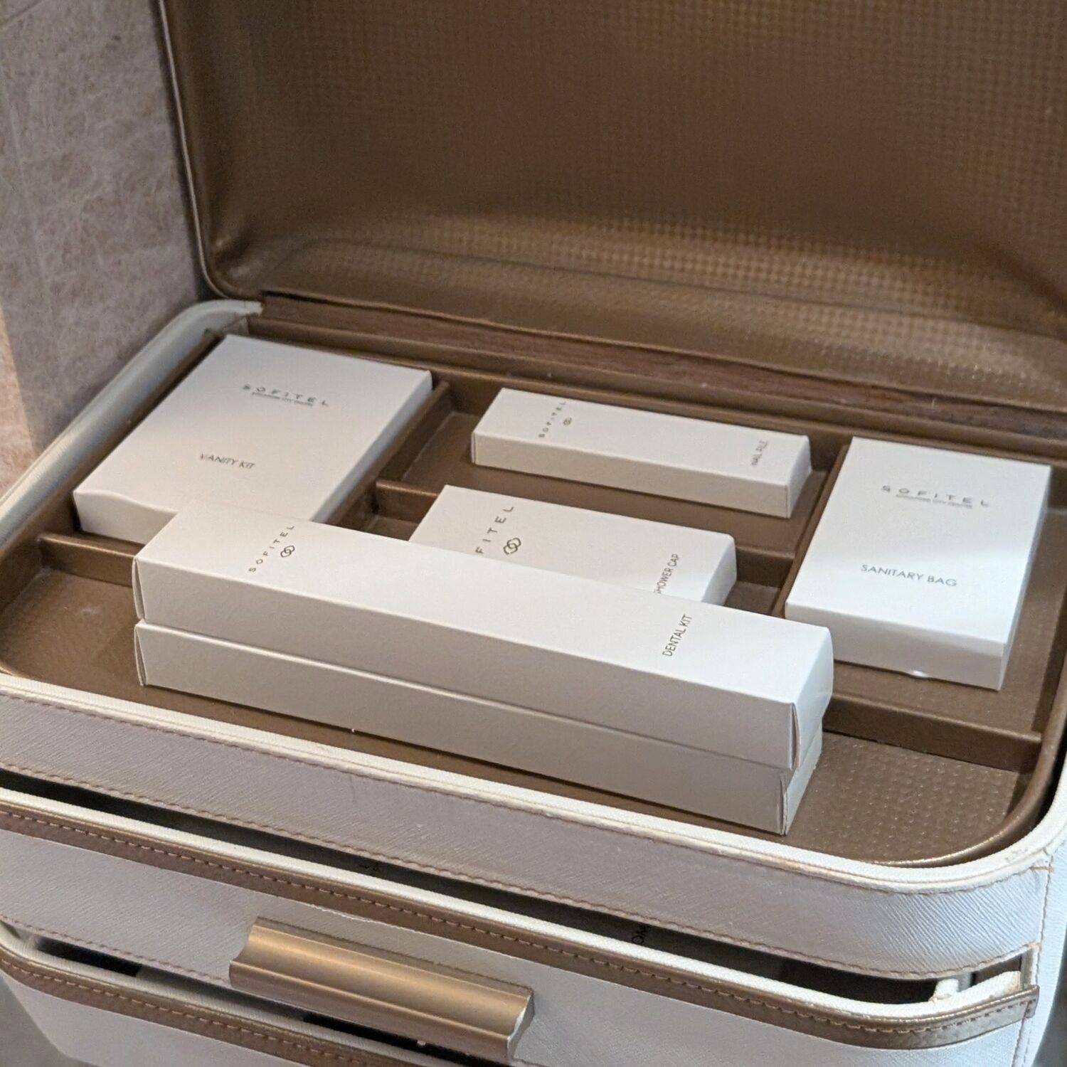 Sofitel Singapore City Centre Luxury Club Heritage Bathroom Bathroom Amenities